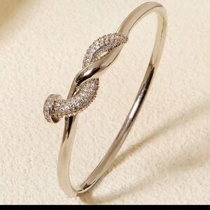 9.25 Sterling Silver Twist Bangle Bracelet